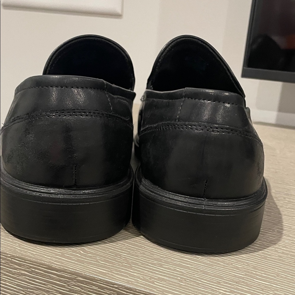 Ecco Black Leather Loafers - Picture 4 of 12